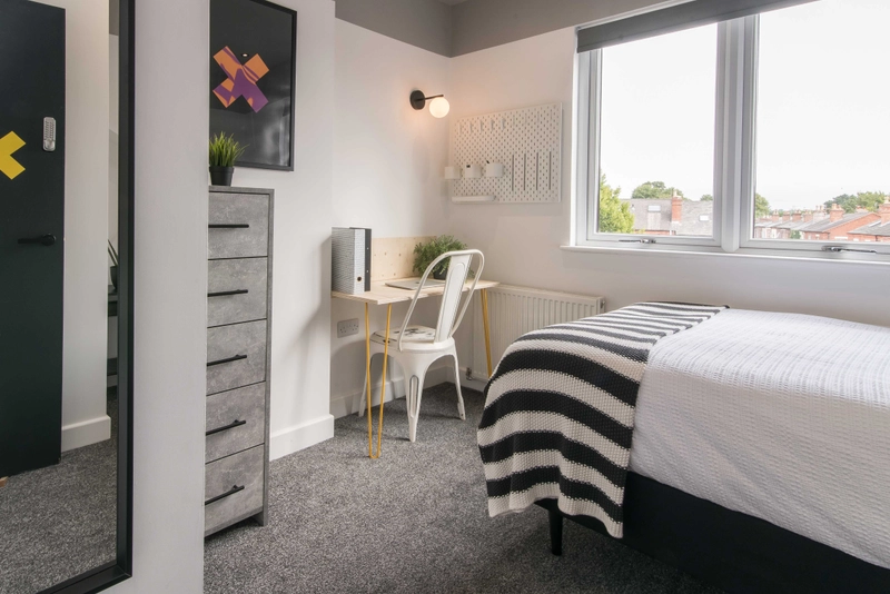 Double Room Available | Bills Inc. | #BeOriginal - Thumbnail 8
